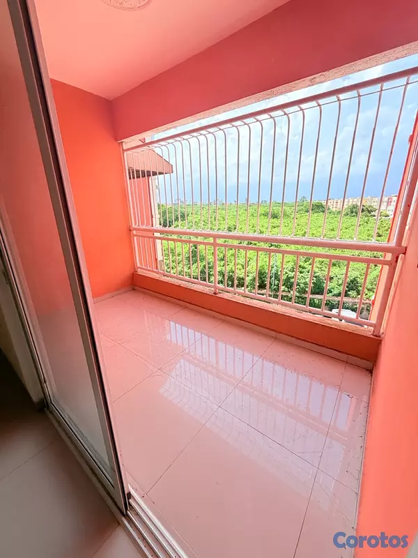 apartamentos - venta de apartamento 4to piso con terraza techada en la autopista de san isidro 9