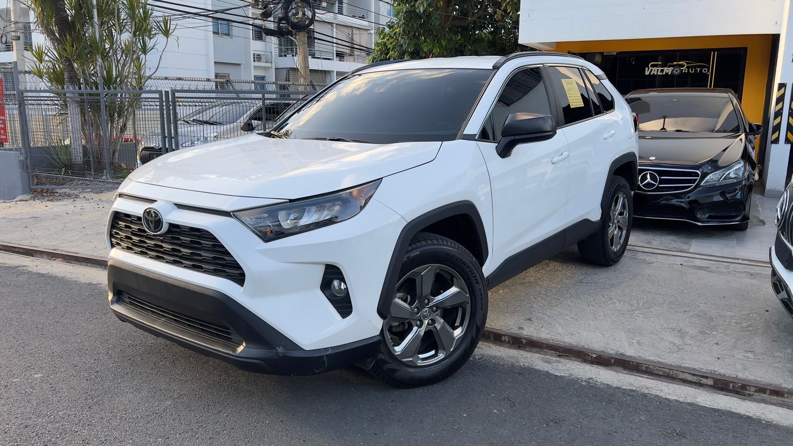 jeepetas y camionetas - TOYOTA RAV4 LE 2019 