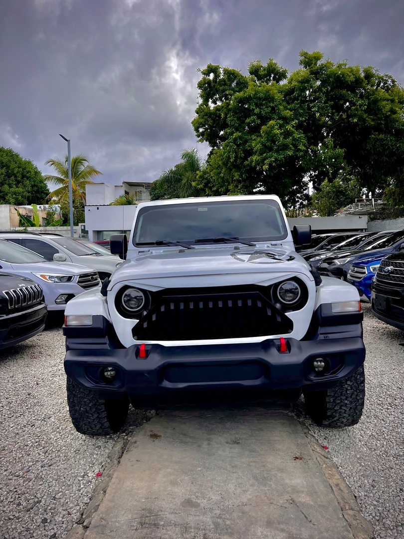 jeepetas y camionetas - Jeep Wrangler Sahara Unlimited 2018 3