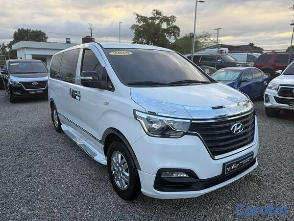 jeepetas y camionetas - HYUNDAI STAREX/H1 2019 DIESEL 12 PASAJEROS 2