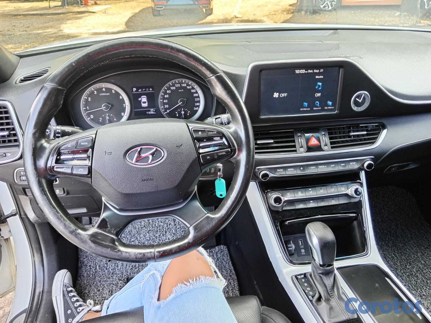 carros - HYUNDAI GRANDEUR 2018 BLANCO 8