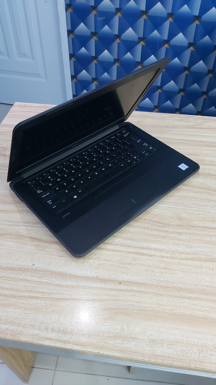 computadoras y laptops - Dell Latitude 3380 Intel Core i5 de 7ma Generación 5