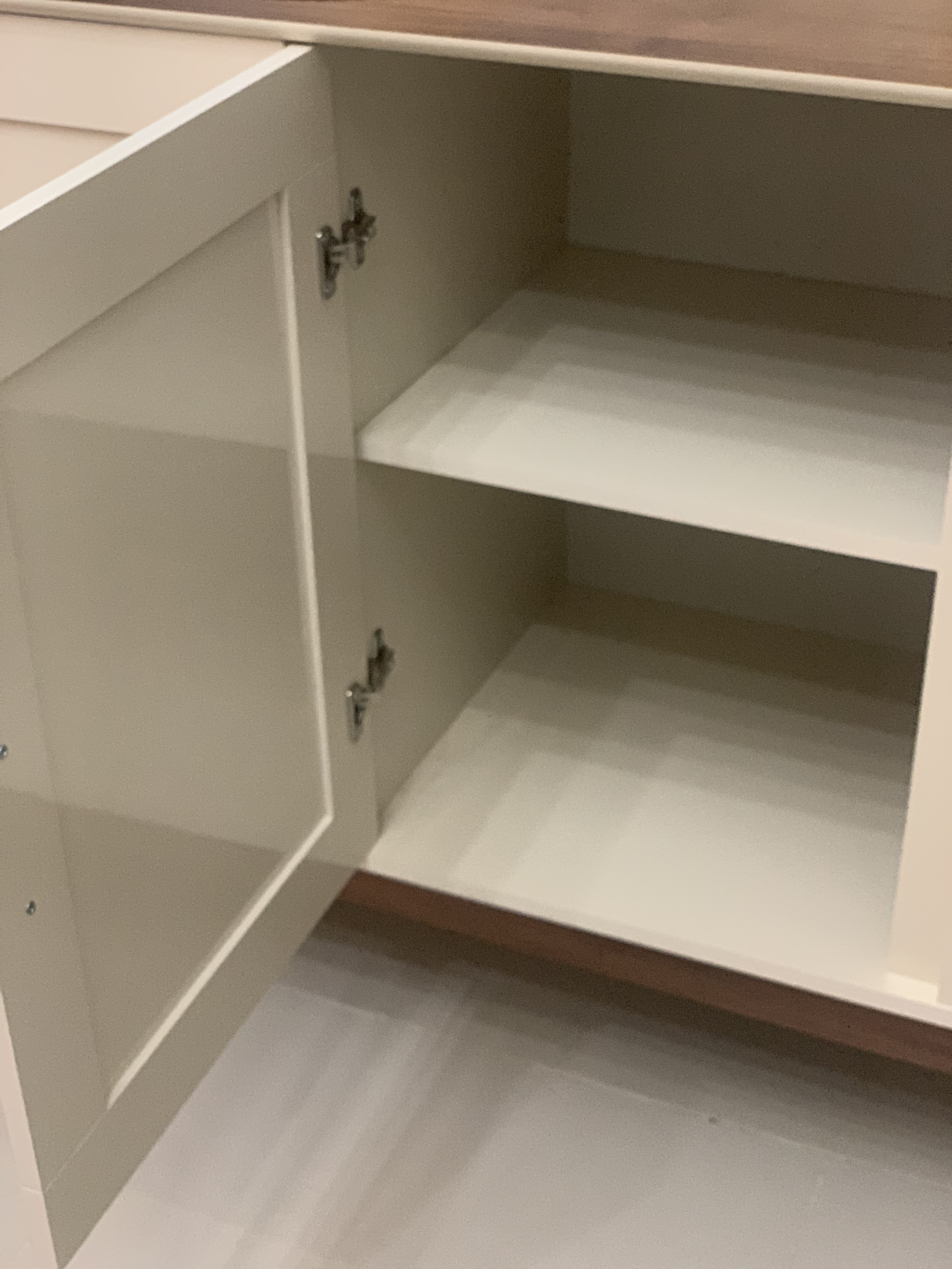muebles y colchones - Se vende elegante Credenza totalmente nueva  1