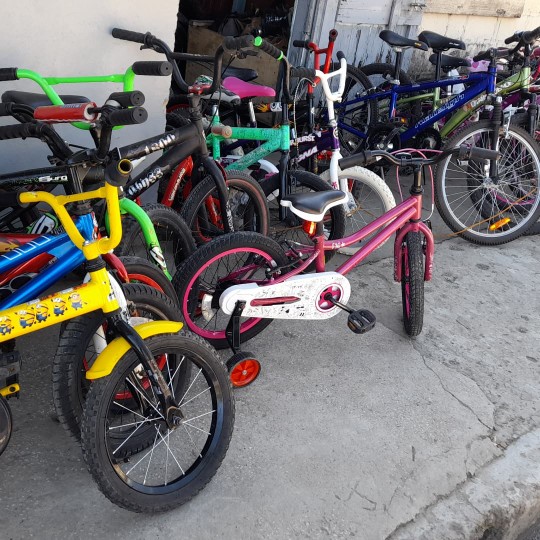 bicicletas y accesorios - Bicicleta disponible