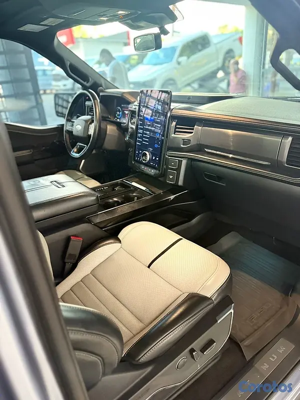 jeepetas y camionetas -  Ford F-150 Lightning 2022 Platinum  8