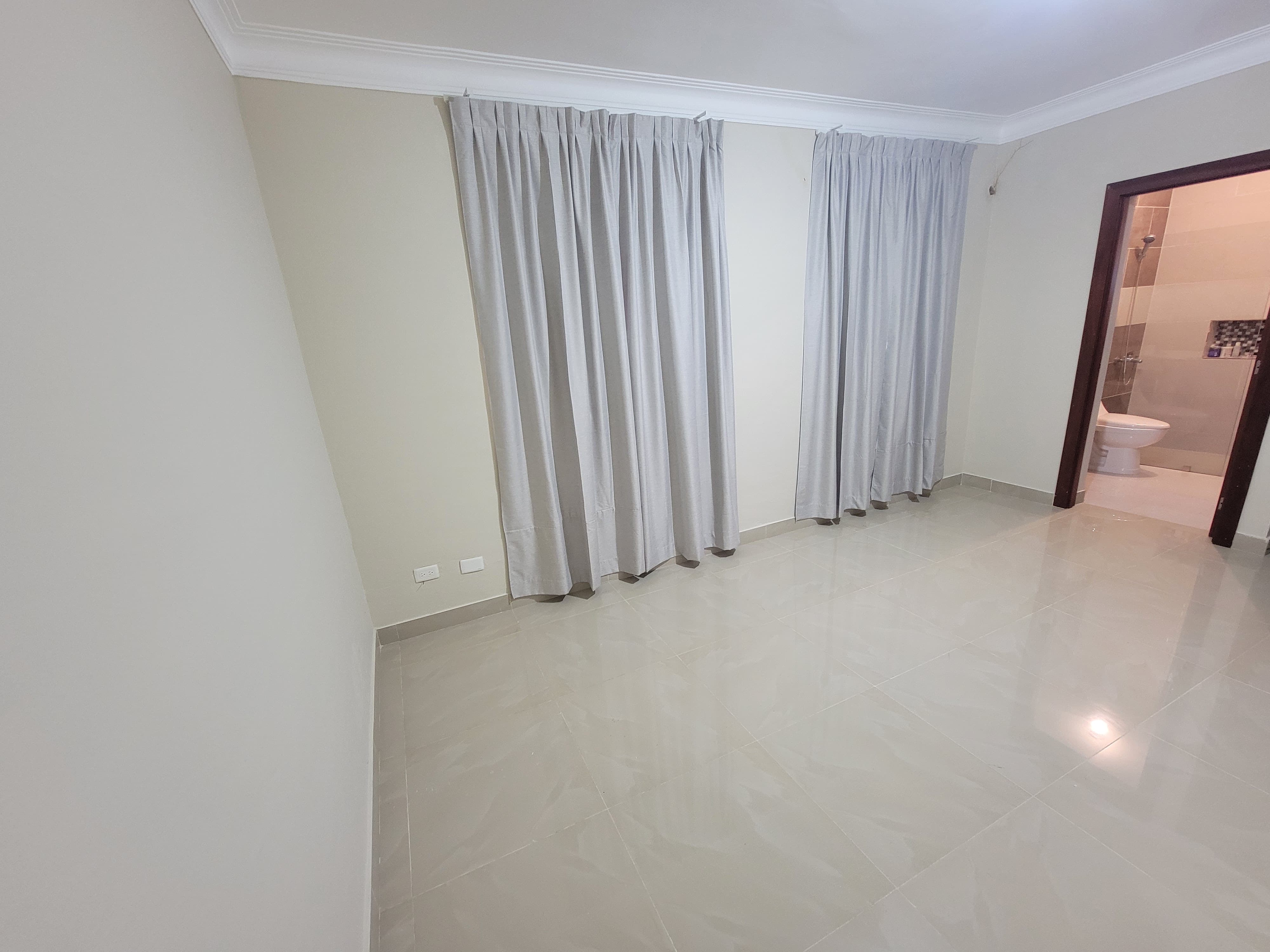 casas - venta de casa en la autopista de san Isidro prado oriental con 341mts de 4hab 3