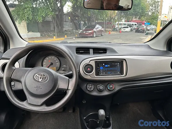 carros - Toyota vitz 2012 8