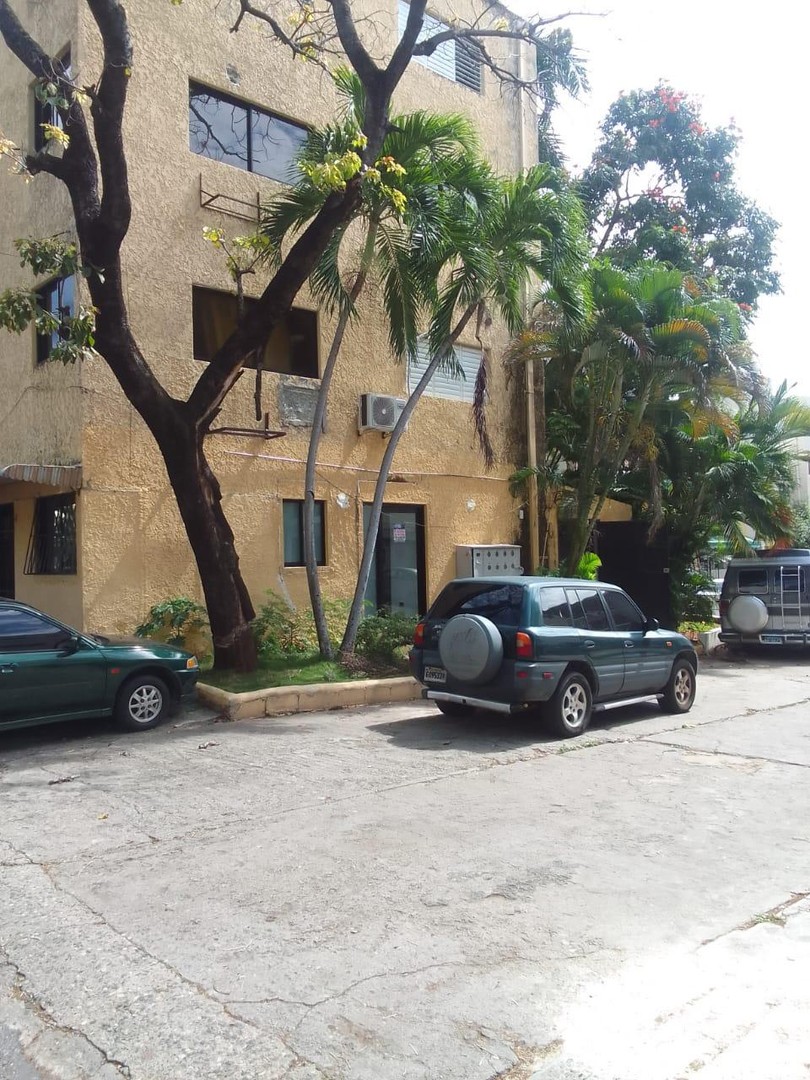 oficinas y locales comerciales - Alquiler Local Ubicado en Gazcue, Próximo a Avenida Independencia, Santo Domingo 9