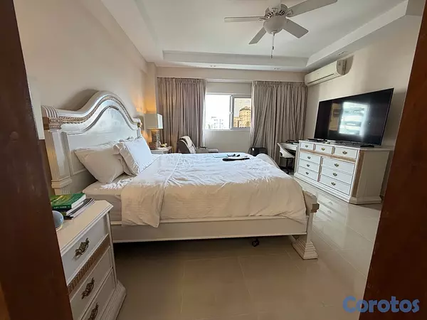 apartamentos - vendo los cacicazgos con o sin muebles tres habitaciones con baño dos parqueos  9