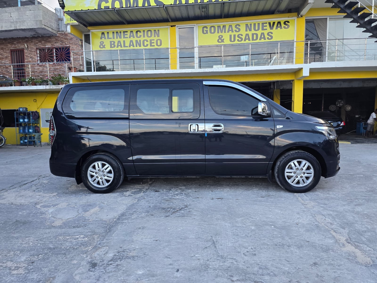 jeepetas y camionetas - hiunday starex 2021 3