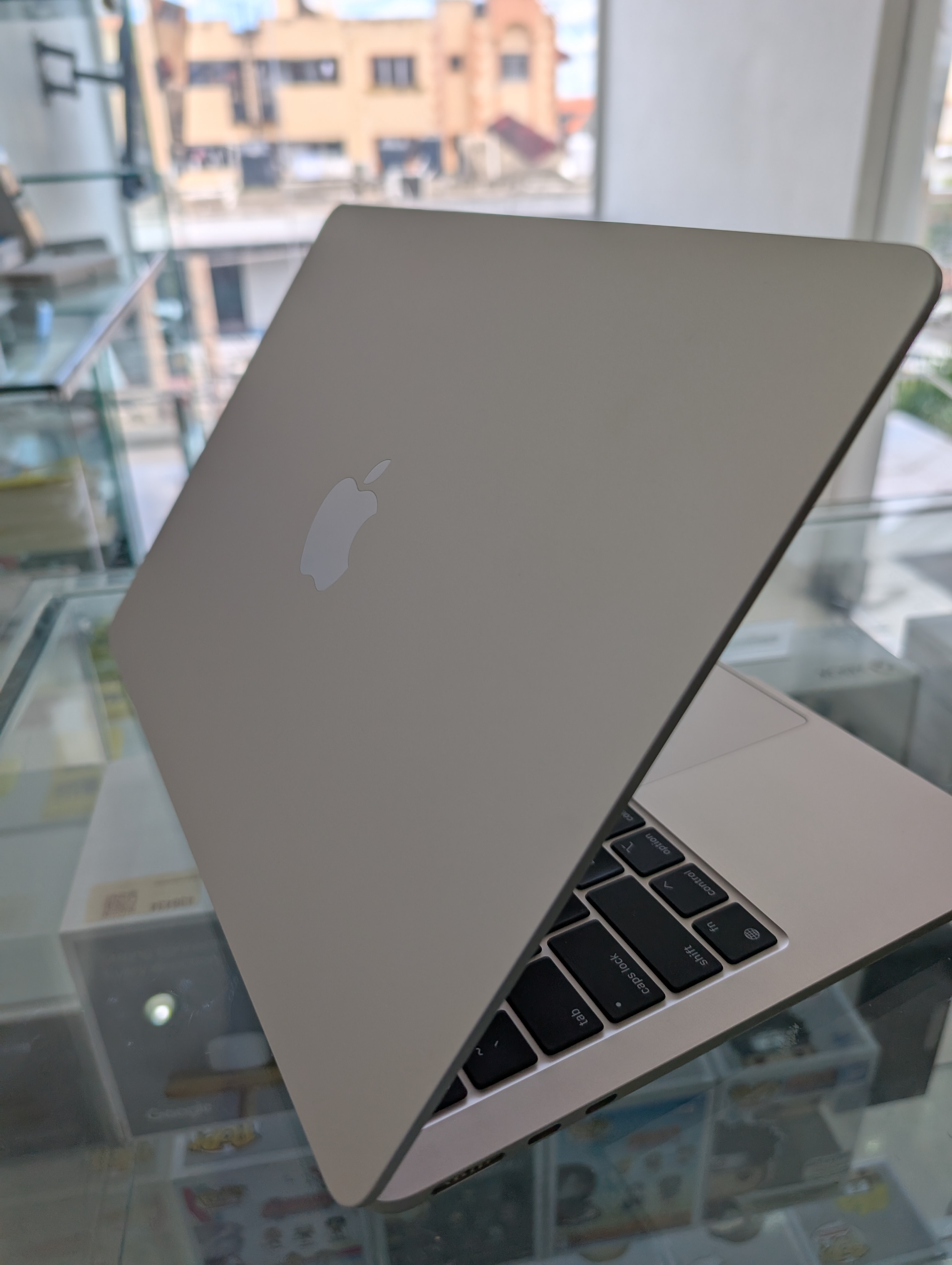 computadoras y laptops - MacBook Air M2 13 pulgadas 256GB 8GB USADA 5