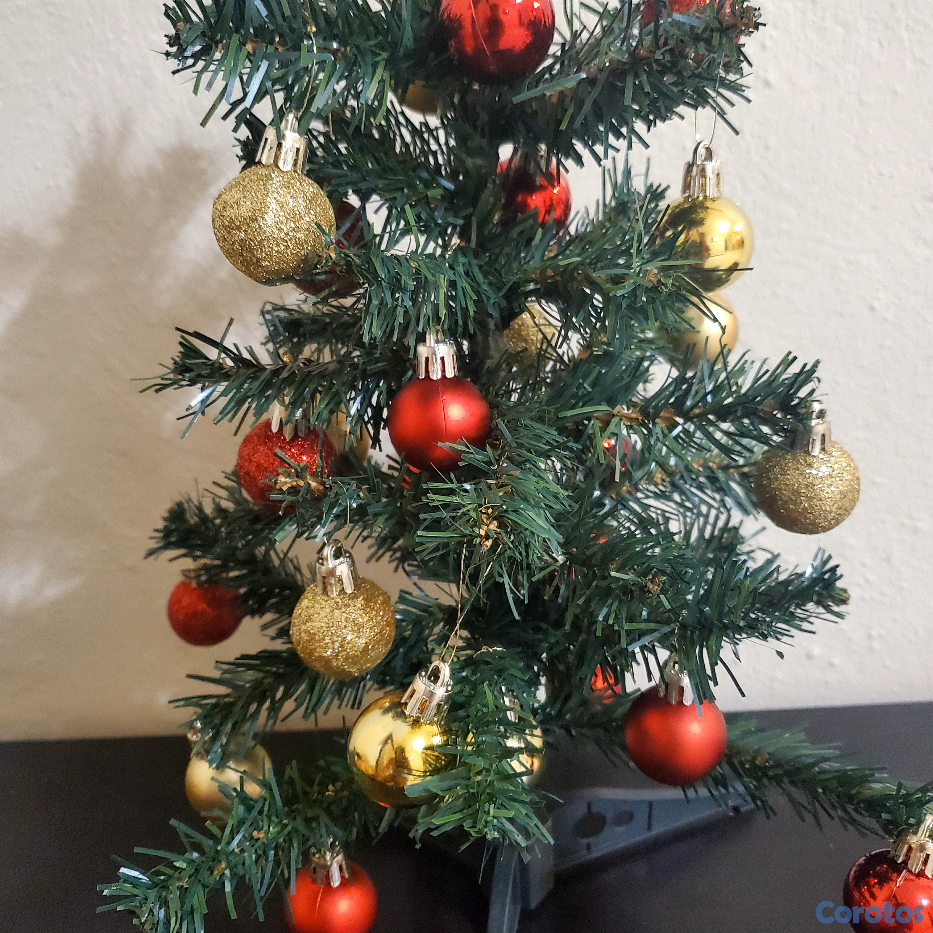 decoración y accesorios - Arbol de Navidad (Mini) para mesa. Incluye bolas. 10