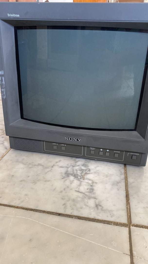 tv - Sony PVM-1350 CRT Monitor