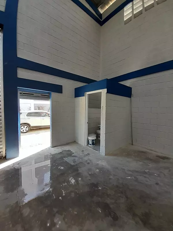 oficinas y locales comerciales - Rento nave industrial 2