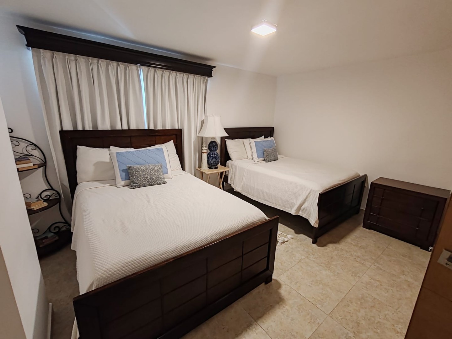 apartamentos - Apartamento en venta en Juan Dolio, primera linea de playa, amueblado, piso alto 2