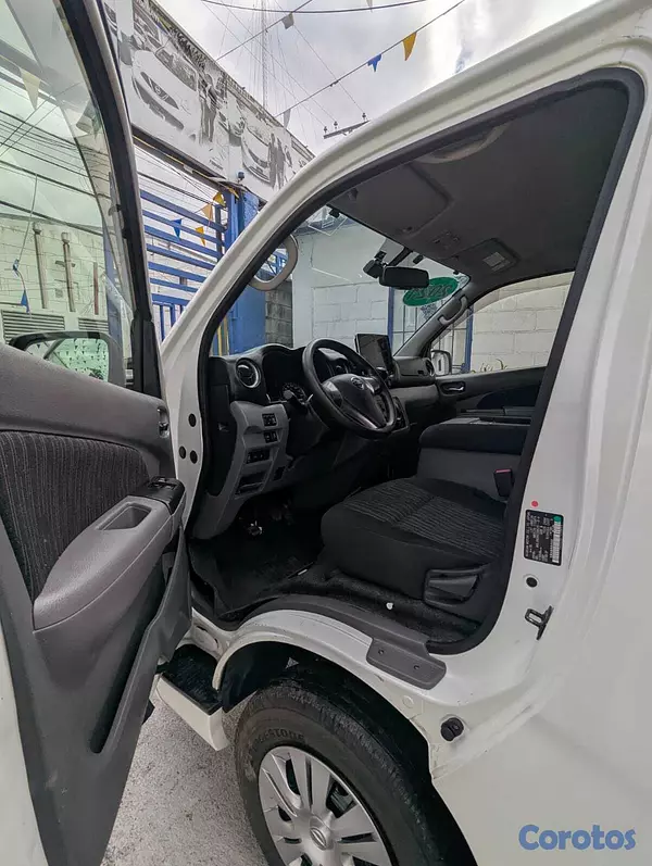 jeepetas y camionetas - NISSAN NV350 2021 GX PREMIUM 4X4 6