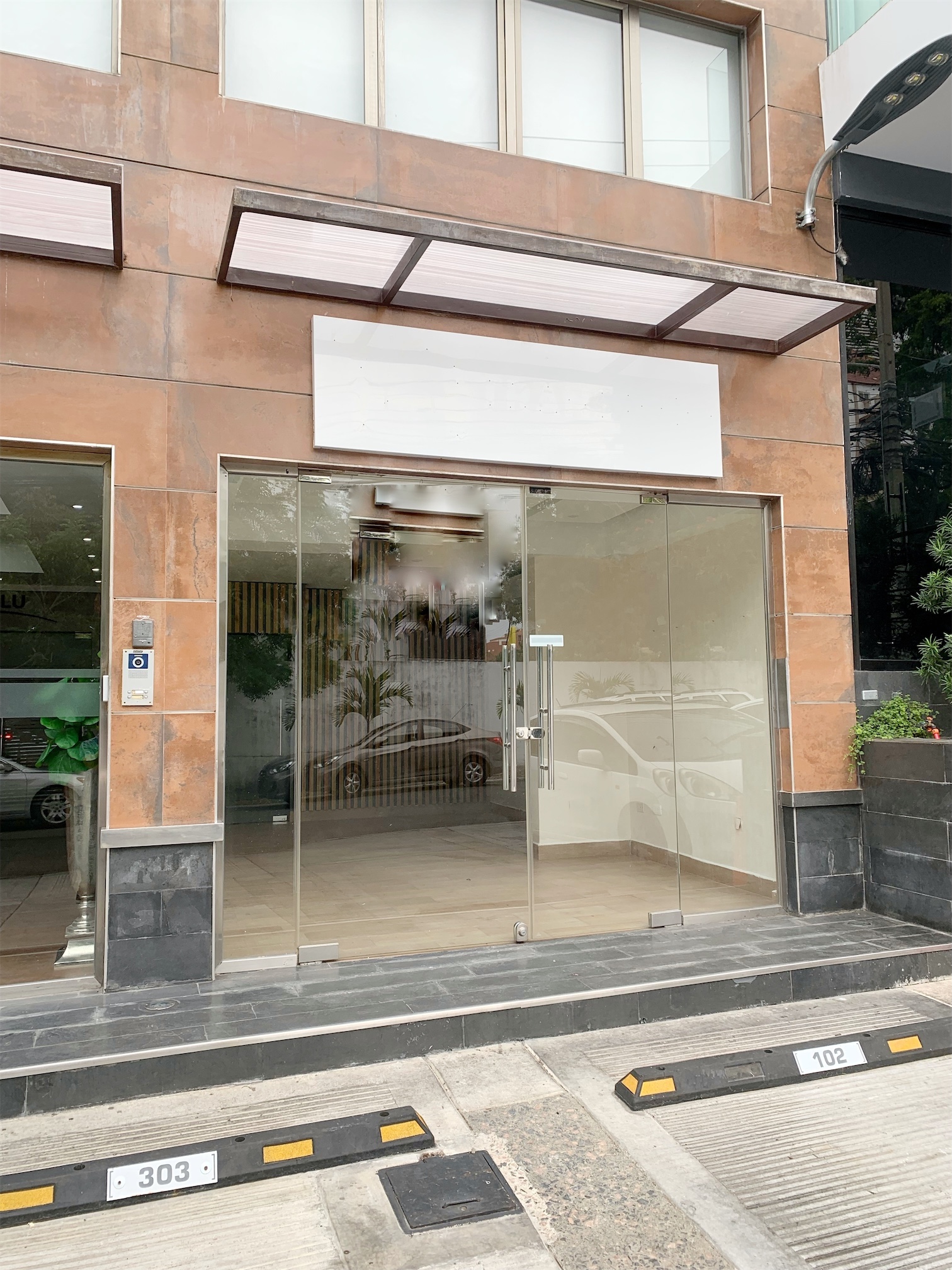 oficinas y locales comerciales - Local amplio en primer nivel 2