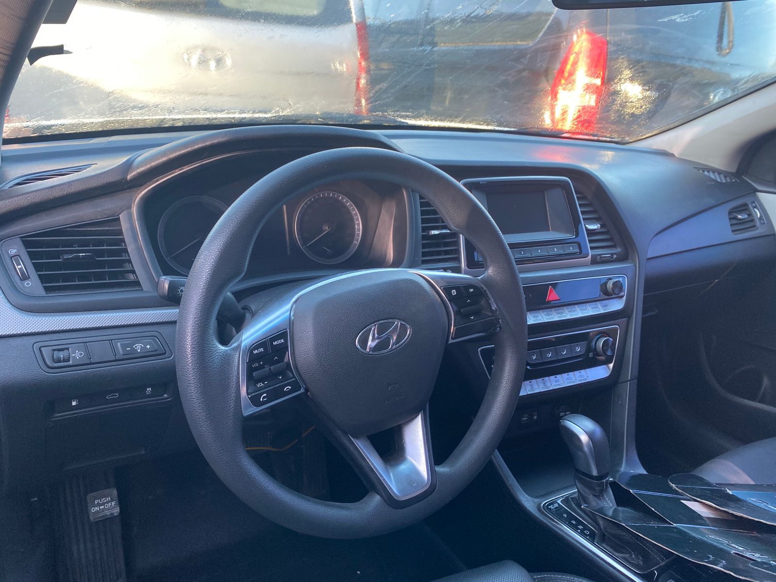 carros - HYUNDAI NEW RISE 2018 BLANCO DESDE: RD$740,000.00 1