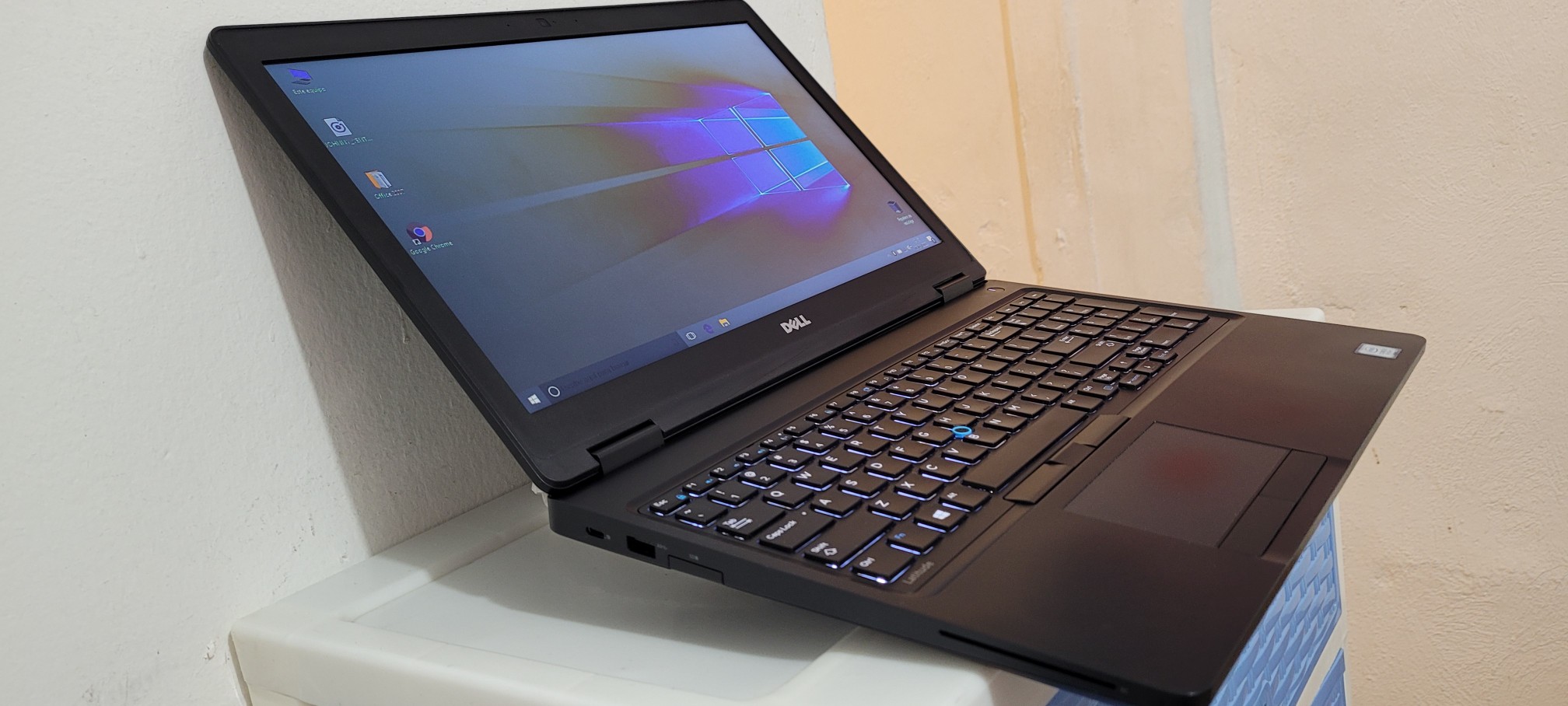 computadoras y laptops - Laptop Dell 5570 17 Pulg Core i7 6ta Ram 16gb ddr4 Disco 256gb SSD Doble Video  1