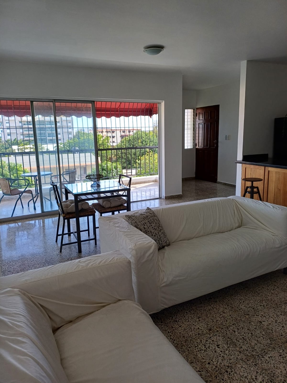 apartamentos - hermoso apartamento en una excelente zona y tranquila en bella vista  1