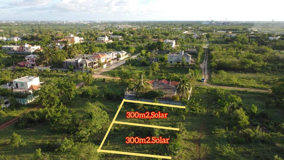 solares y terrenos - VENDO DOS SOLARES  EN RESIDENCIAL VILLA ESPAÑA de 300 Metros Cada Uno