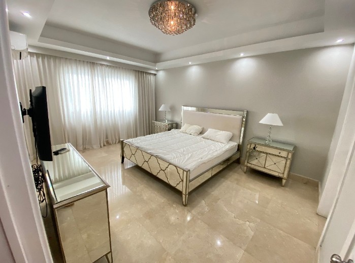 apartamentos - Alquiler de Apartamento Amueblado en Piantini 9