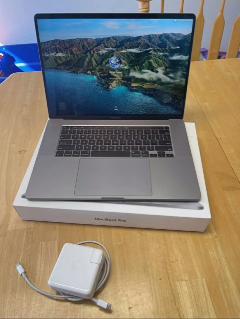 computadoras y laptops - Macbook pro 2019, 16 pulgadas i7.