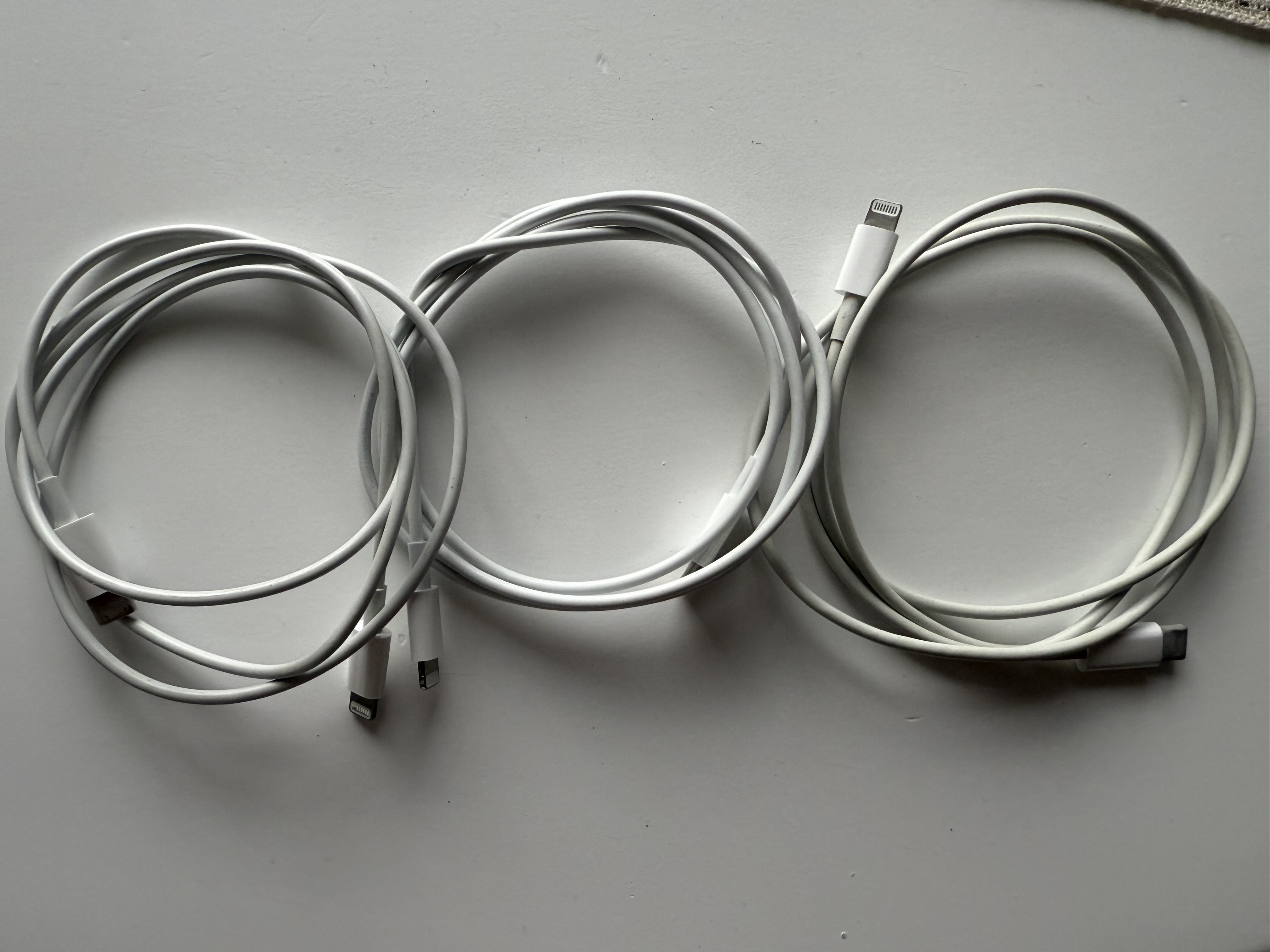 accesorios para electronica - Vendo tres cables lightning para iPhone unico Prec 0