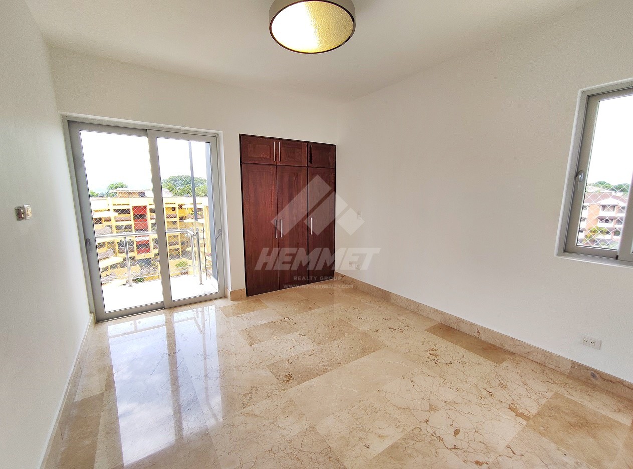 apartamentos - 1ER PISO CON TERRAZA ESPAÑOL Y GYM CERROS GURABO SANTIAGO  4
