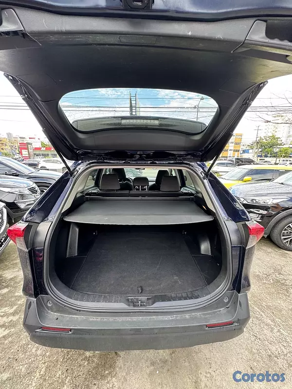 jeepetas y camionetas - Toyota Rav4 XLE AWD 2021 12