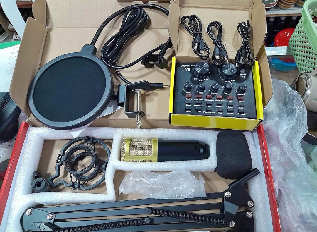 accesorios para electronica - Combo de microfono profesional y tarjeta de sonido 