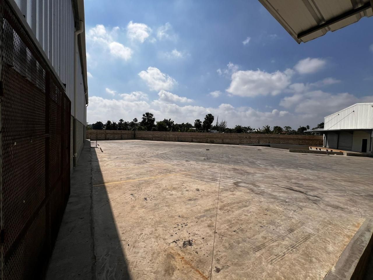 oficinas y locales comerciales - Alquilo Nave 1,300 en Santiago de los Caballeros  1