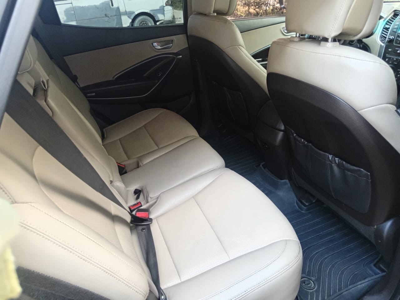 jeepetas y camionetas - Hyundai Santa Fé 2013 en perfecta condición 6
