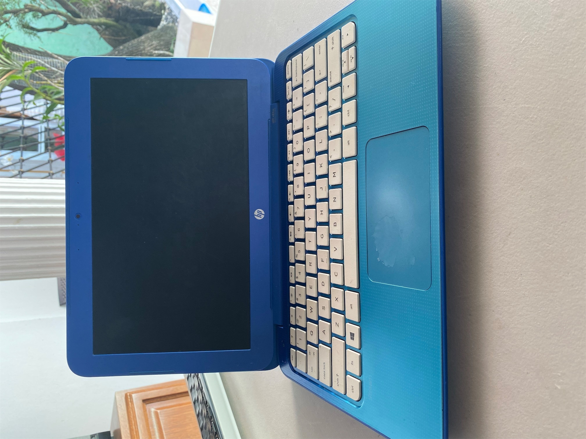 computadoras y laptops - Mini laptop HP azul 
RD $14,325 - negociable