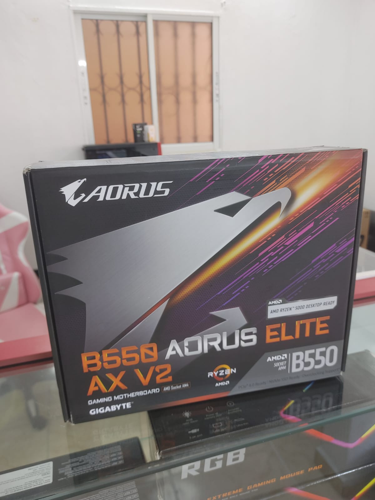 computadoras y laptops - motheboard AORUS B550 ELITE AX V2 0
