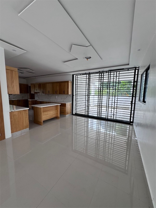casas - Casa De dos niveles moderna en Proyecto cerrado. 7