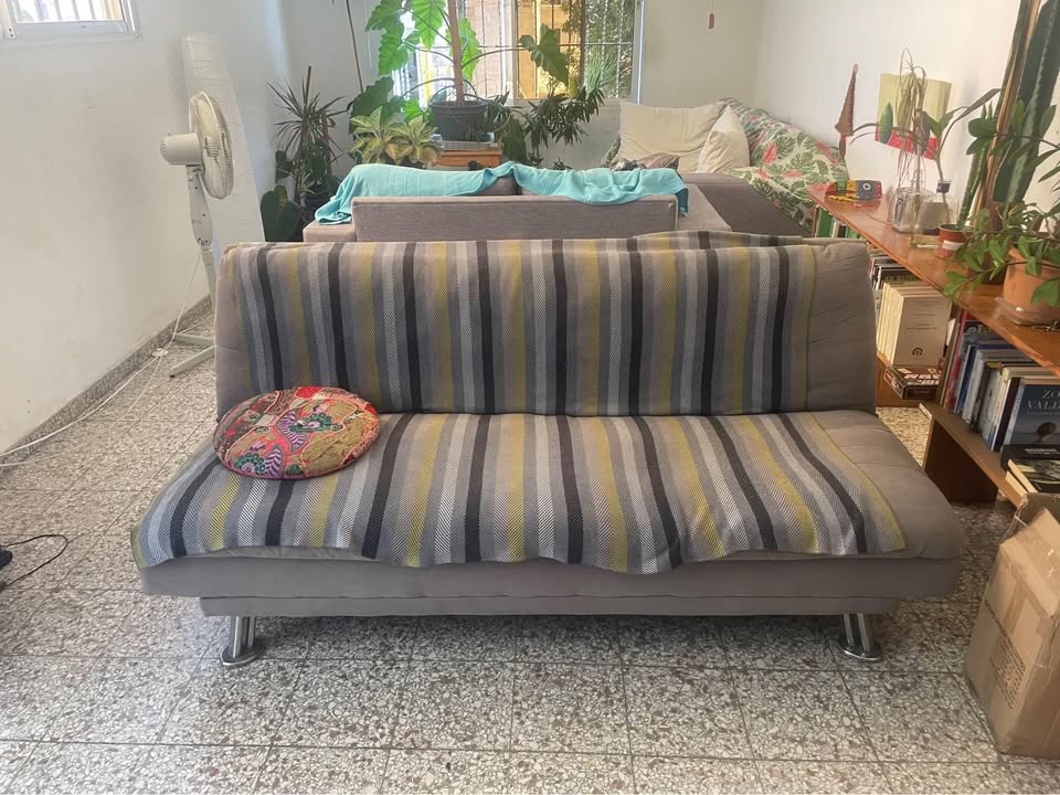 muebles y colchones - Sofá Cama Cómodo y Funcional – ¡Gran Oportunidad! 