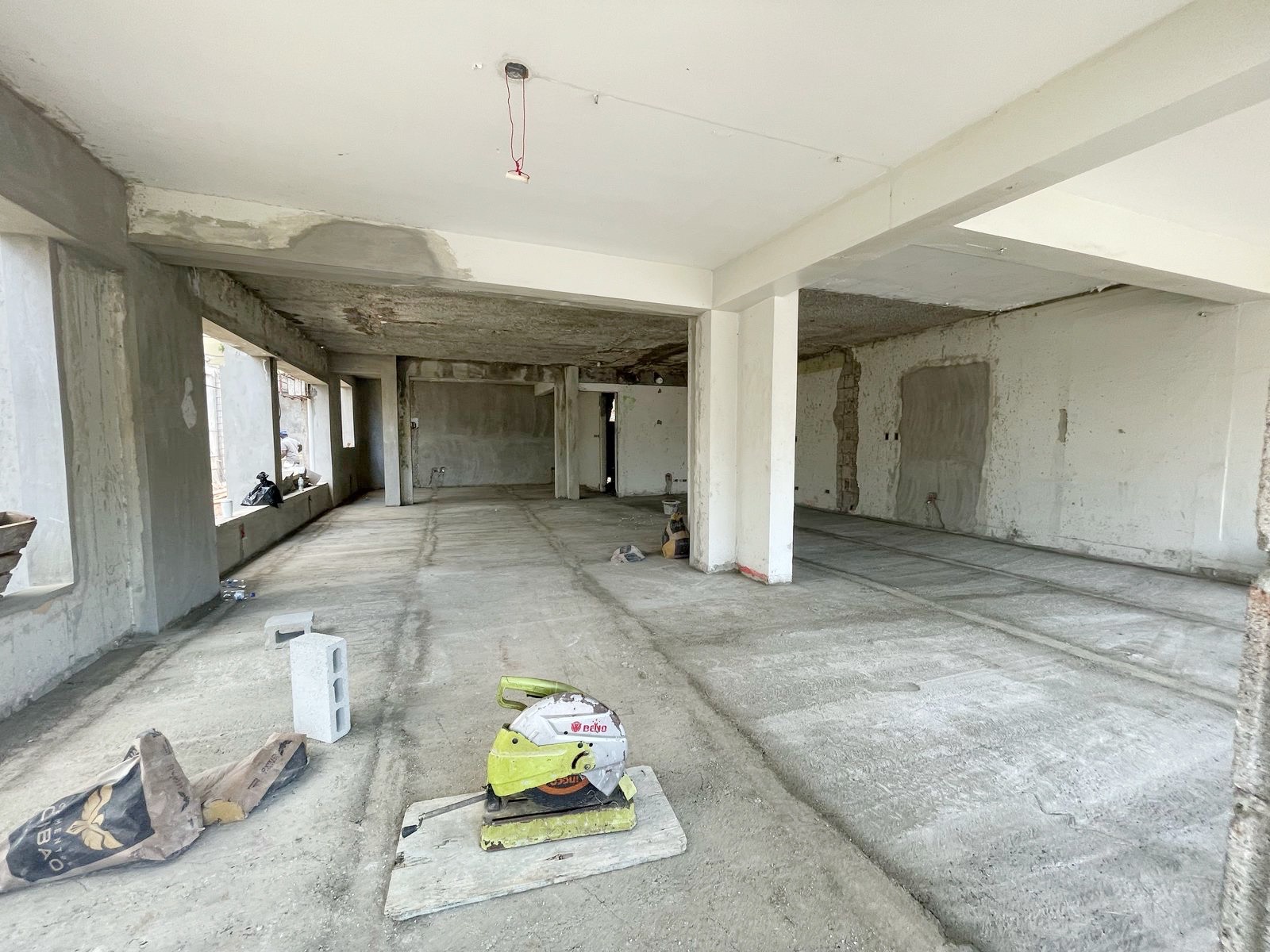 oficinas y locales comerciales - Local en Primer nivel  3