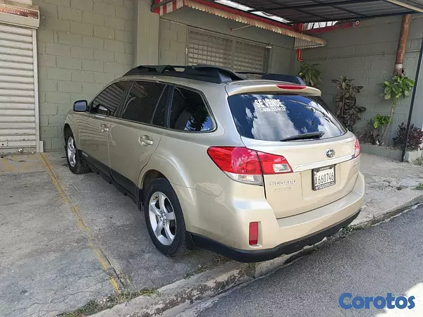 jeepetas y camionetas - Subaru  Outback Año 2010 5