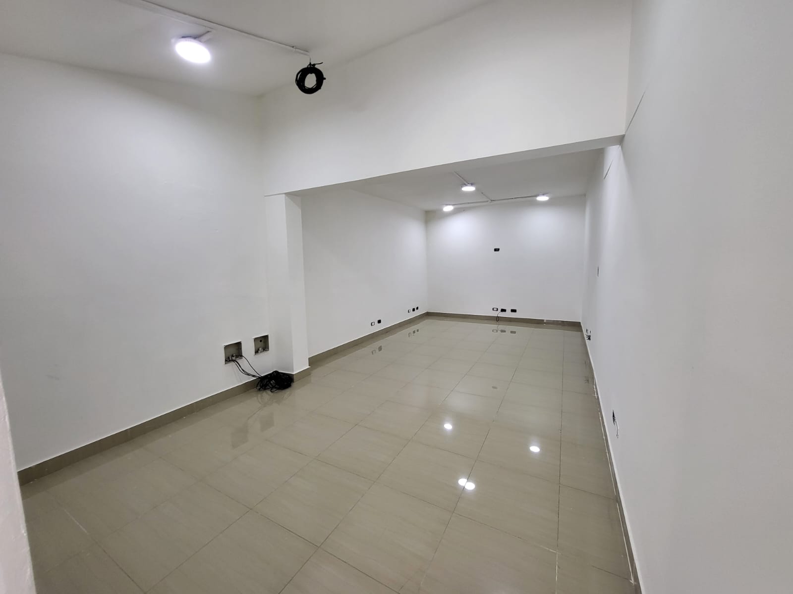 oficinas y locales comerciales - Local en Alquiler en El Millón