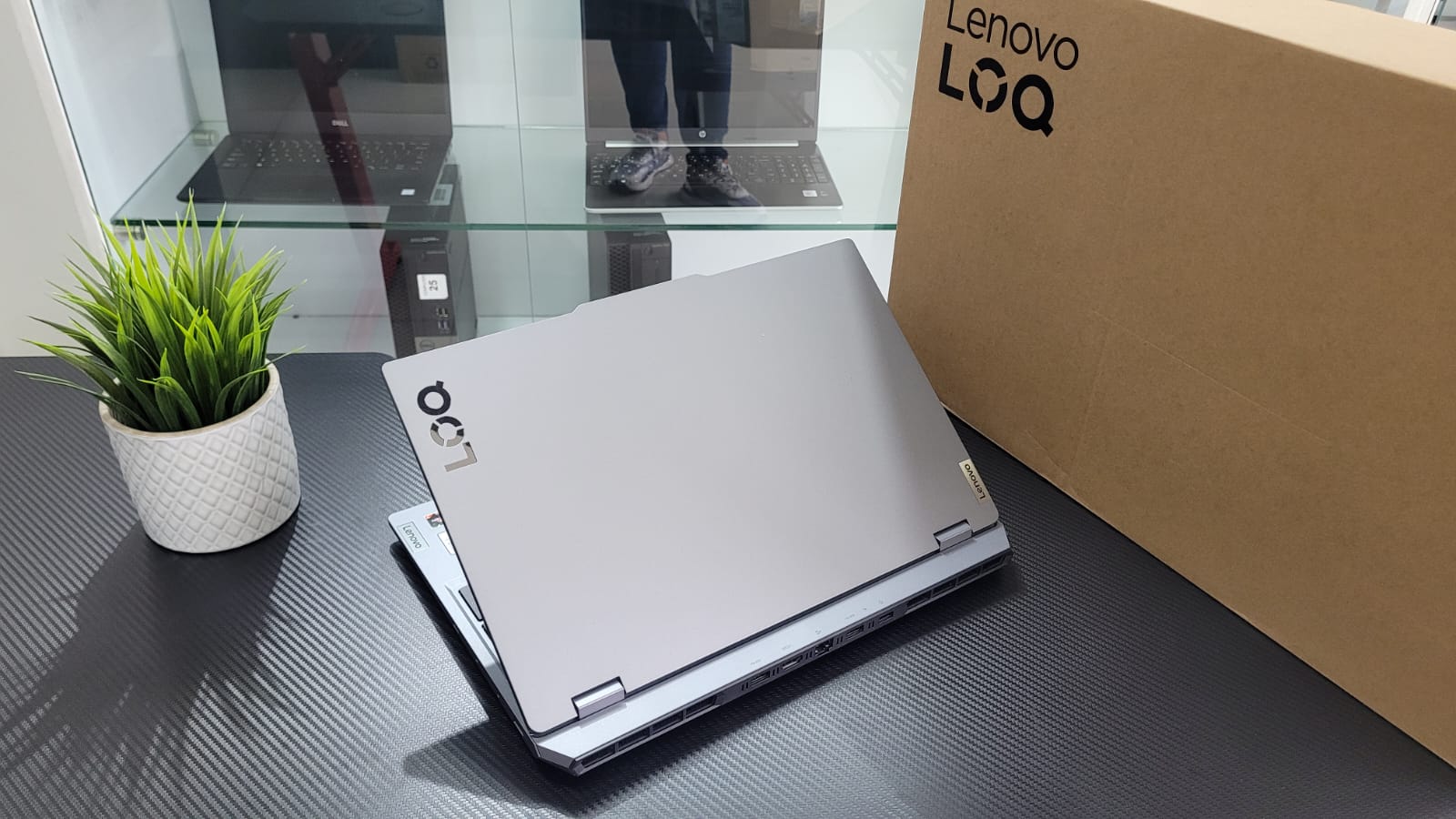 computadoras y laptops - Laptop GAMING LENOVO RTX 4070 NEW RYZEN 7 13TH GEN 4
