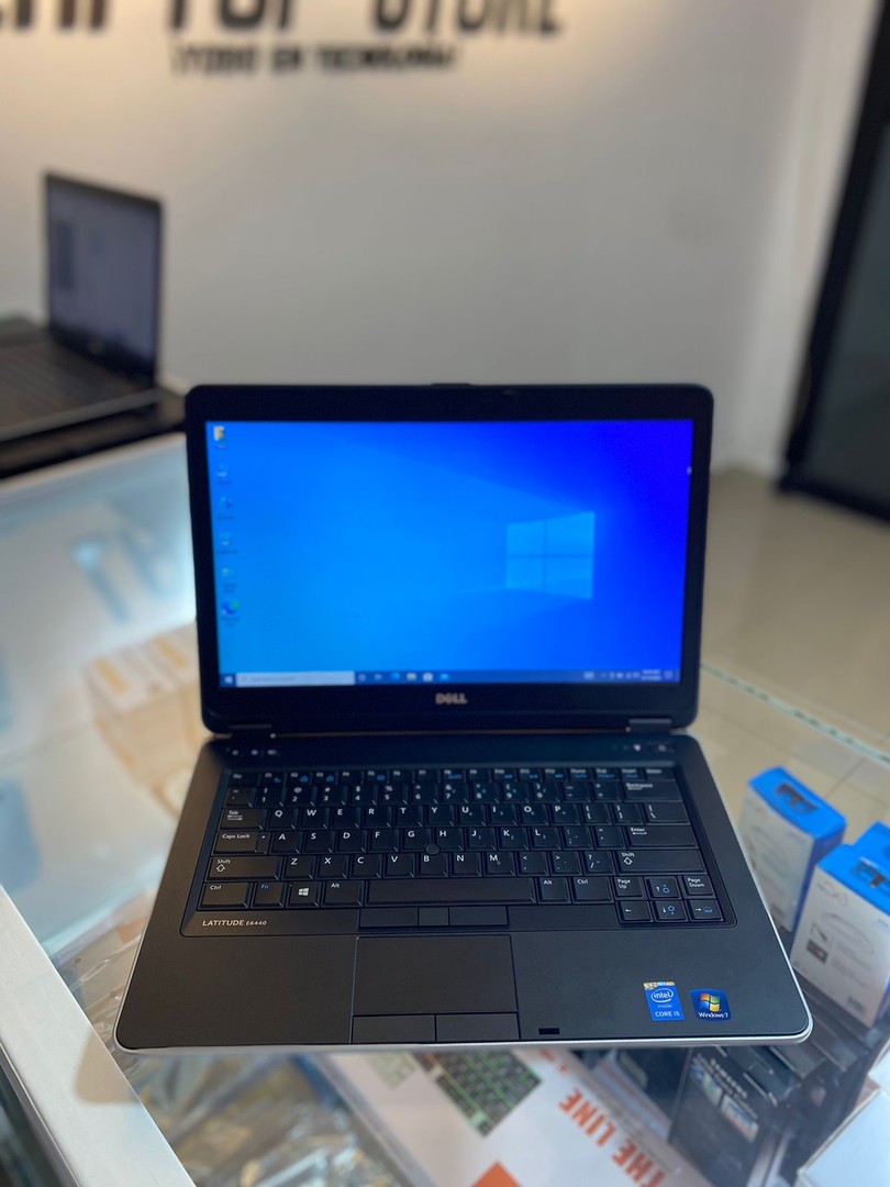computadoras y laptops - Laptop Dell Latitude E6440 i5 4th 8GB RAM 256GB SSD Windows 10 Pro instalado 
