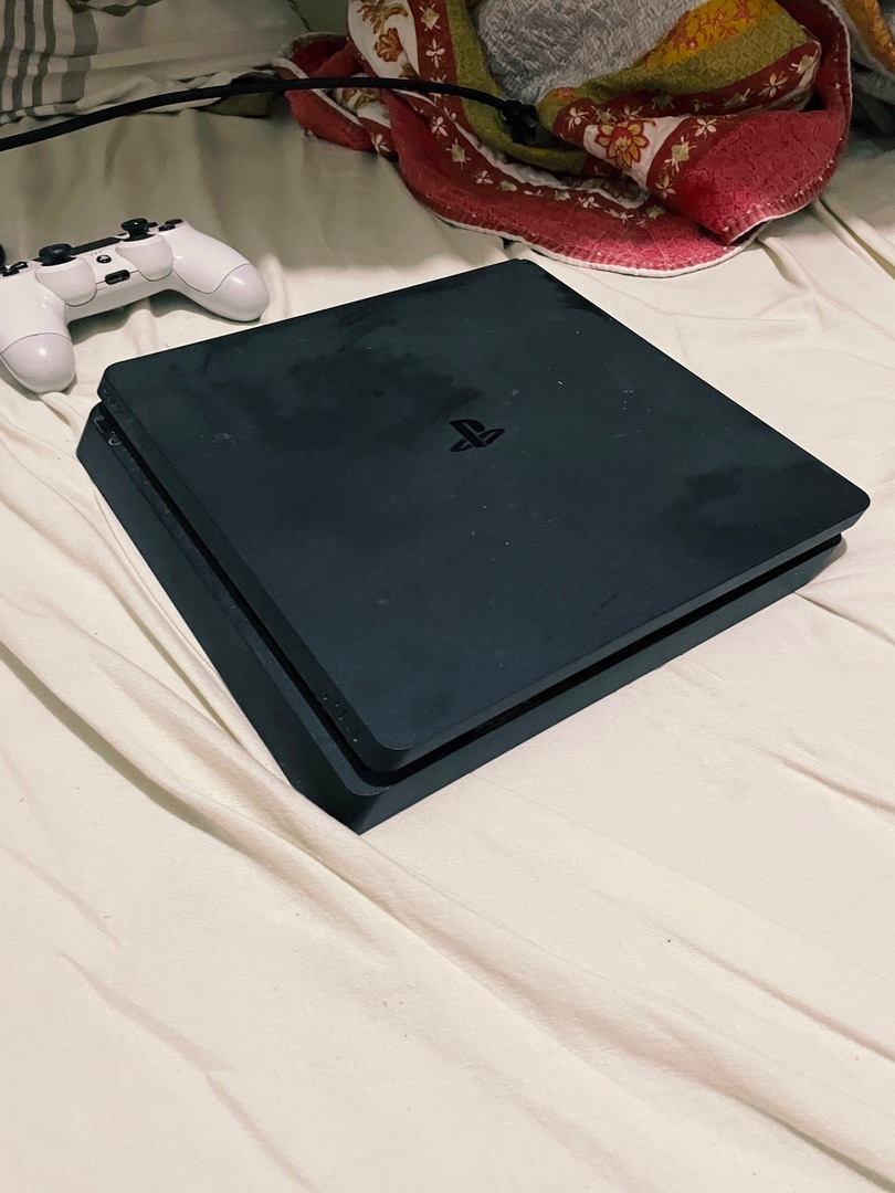 consolas y videojuegos - PlayStation 4 slim de un 1tb