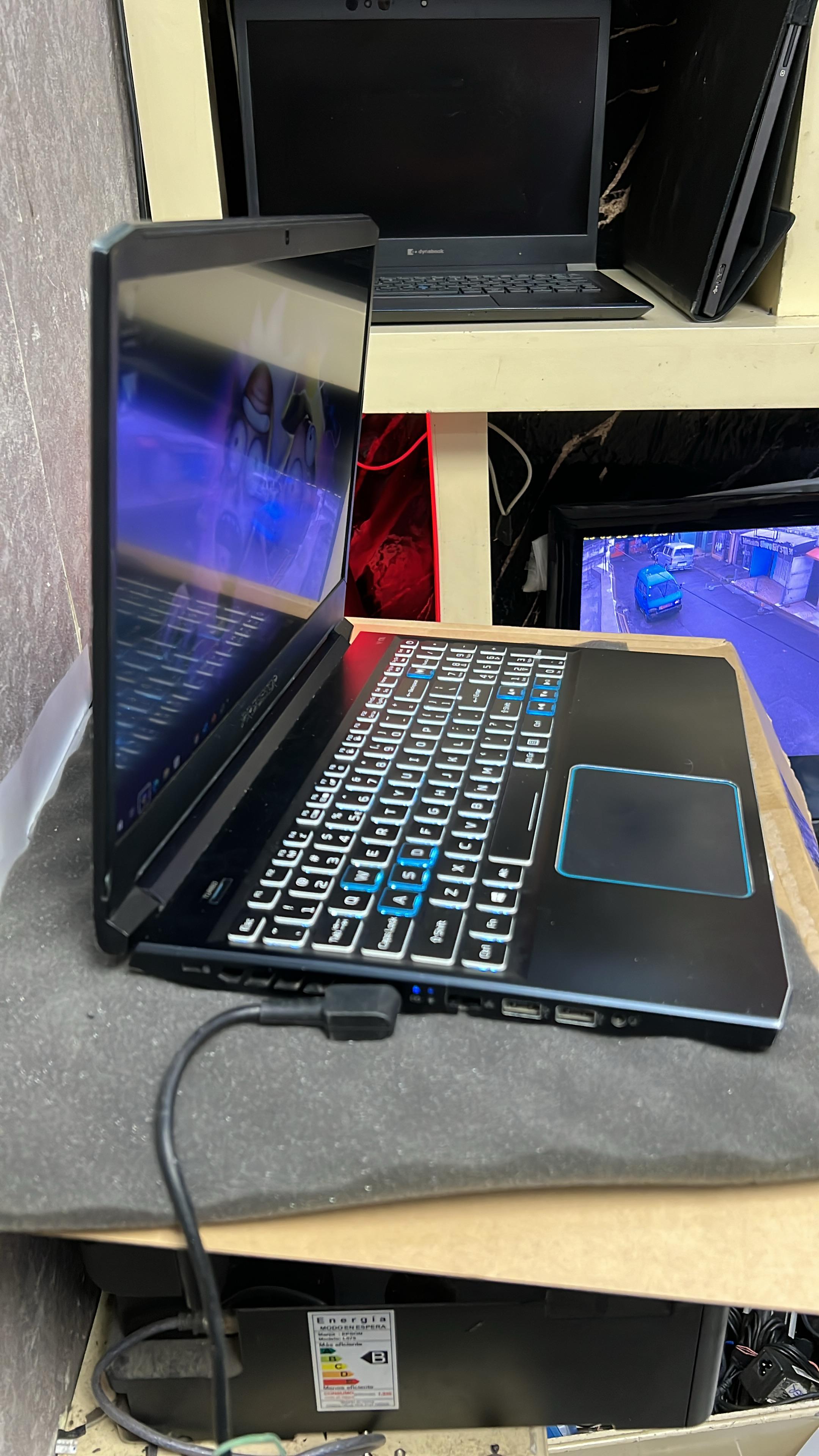 computadoras y laptops - Laptop Acer Predator I7 9na/16gb/ssd250/GTX1660TI 4