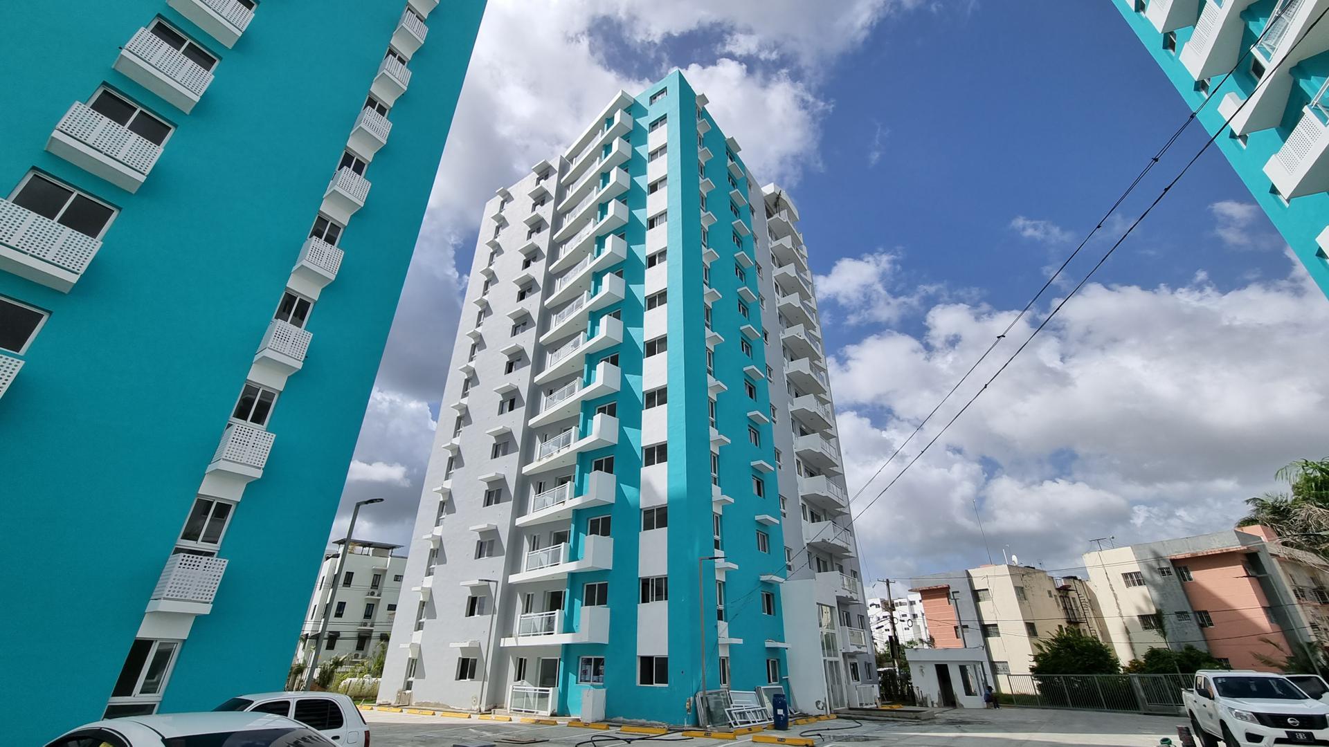 apartamentos - APARTAMENTO EN VENTA EN LA JACOBO MAJLUTA COLINAS DEL ARROYO II 1ER PISO