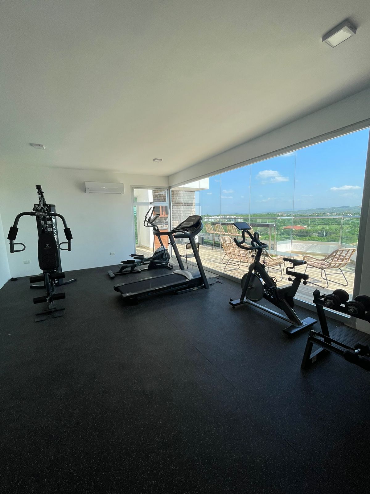 apartamentos - Apartamento en Torre con Area Social, Urb. Thomen 4