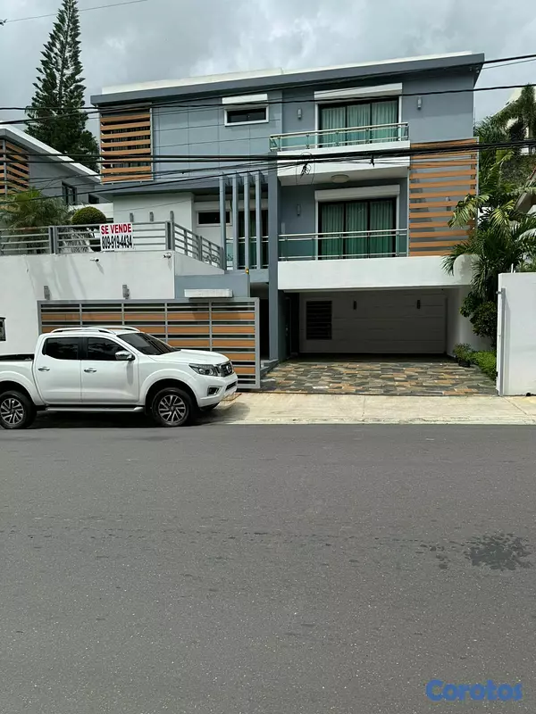 casas - Se vende hermosa y amplia casa en Arroyo Hondo 2