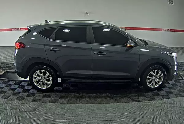 jeepetas y camionetas - HYUNDAI TUCSON 2020 GRIS OSCURO DIESEL 2