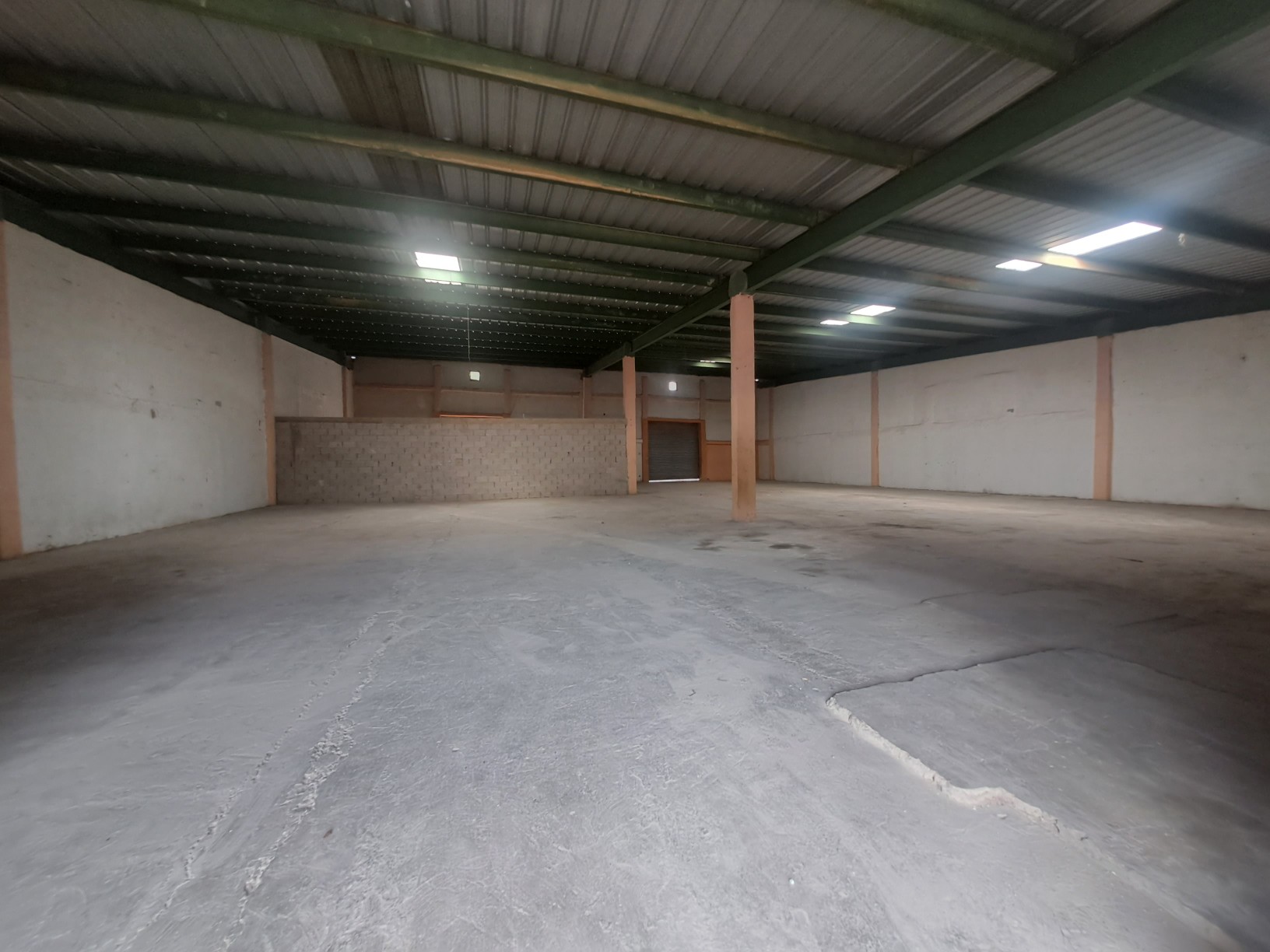 otros inmuebles - Alquilo  nave 800 mts av monumental con rampa  2