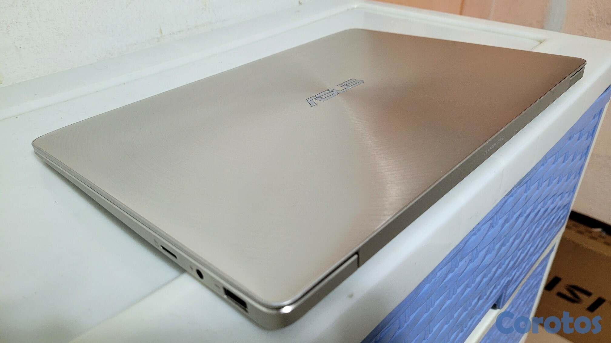 computadoras y laptops - Laptop asus 14 Pulg Core i7 8va Gen Ram 8gb ddr4 Disco 256gb en Aluminio New 3
